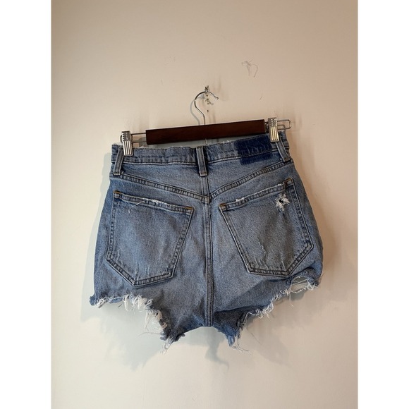 Abercrombie And Fitch Mom Short High Rise Curve Love Distressed Size 26 Light Wa - Picture 2 of 4